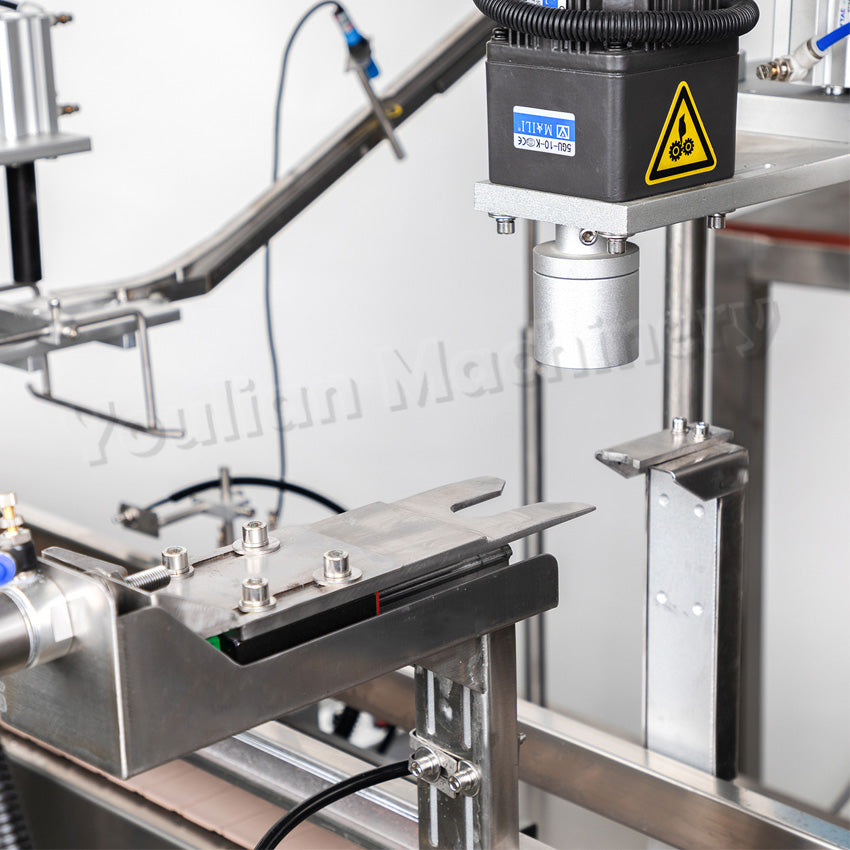 QDX-1 Automatic Twist Off Capper Machine Plastic Bottle Screw Capping Machine with Cap Feeder